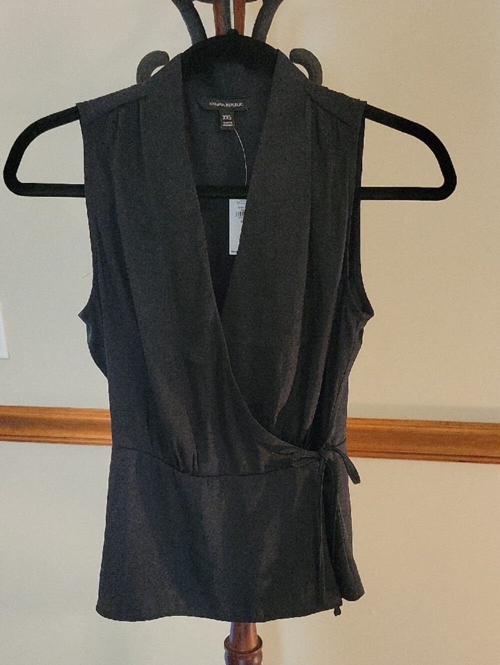 Banana Republic NWT Sleeveless Satin Wrap Top Washed Black XXS - Picture 5 of 6
